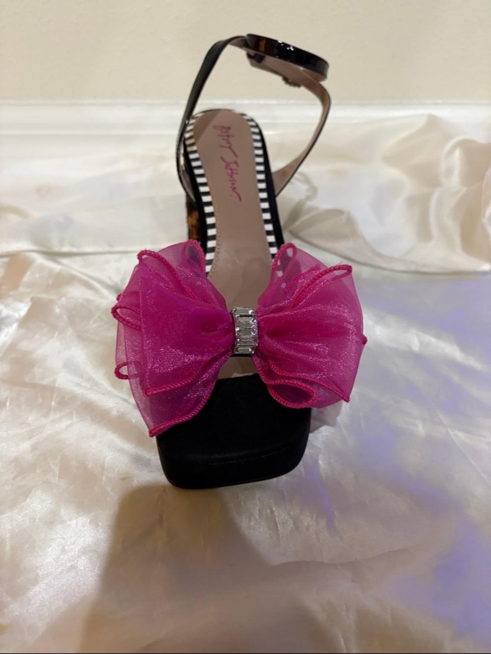 Betsey Johnson Palloma Heel - Organza Bow - Picture 3 of 7